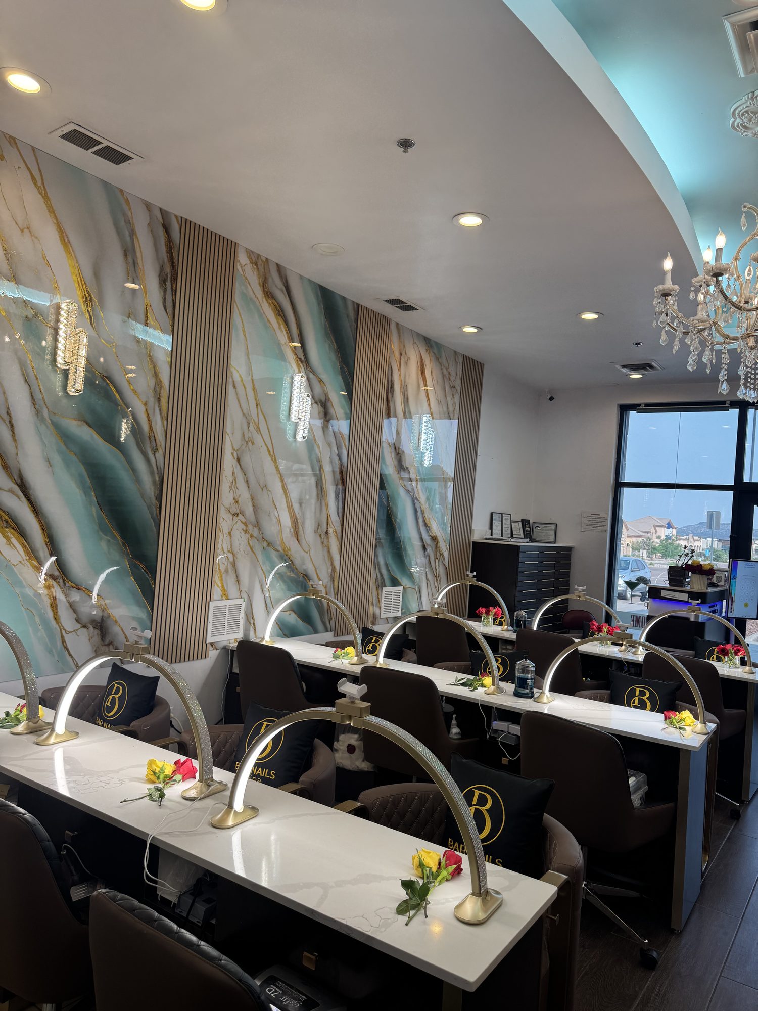 Luxury pedicure thrones